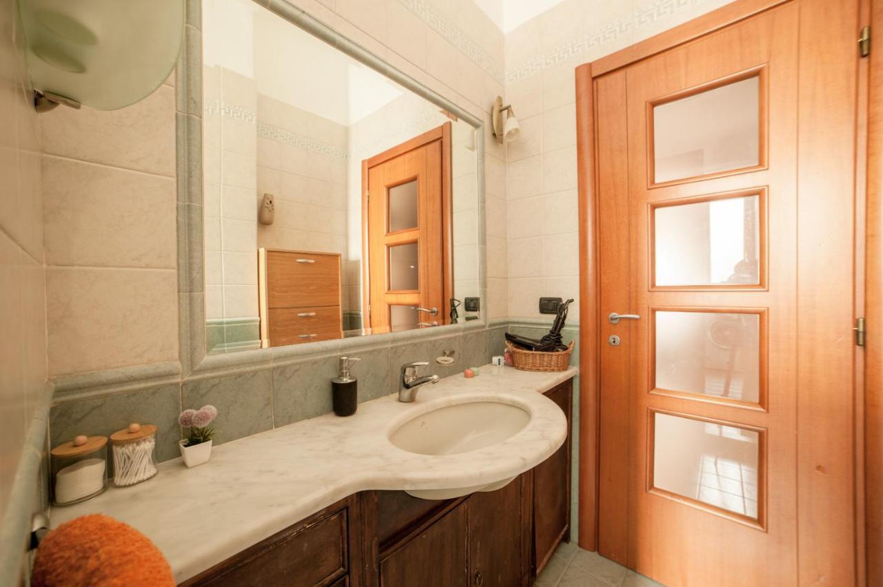Cozy Room Stanza Close City Center In A Family House Stanza In Appartamento Condiviso Noi Viviamo In Casa Stanza In Affitto Turim Exterior foto