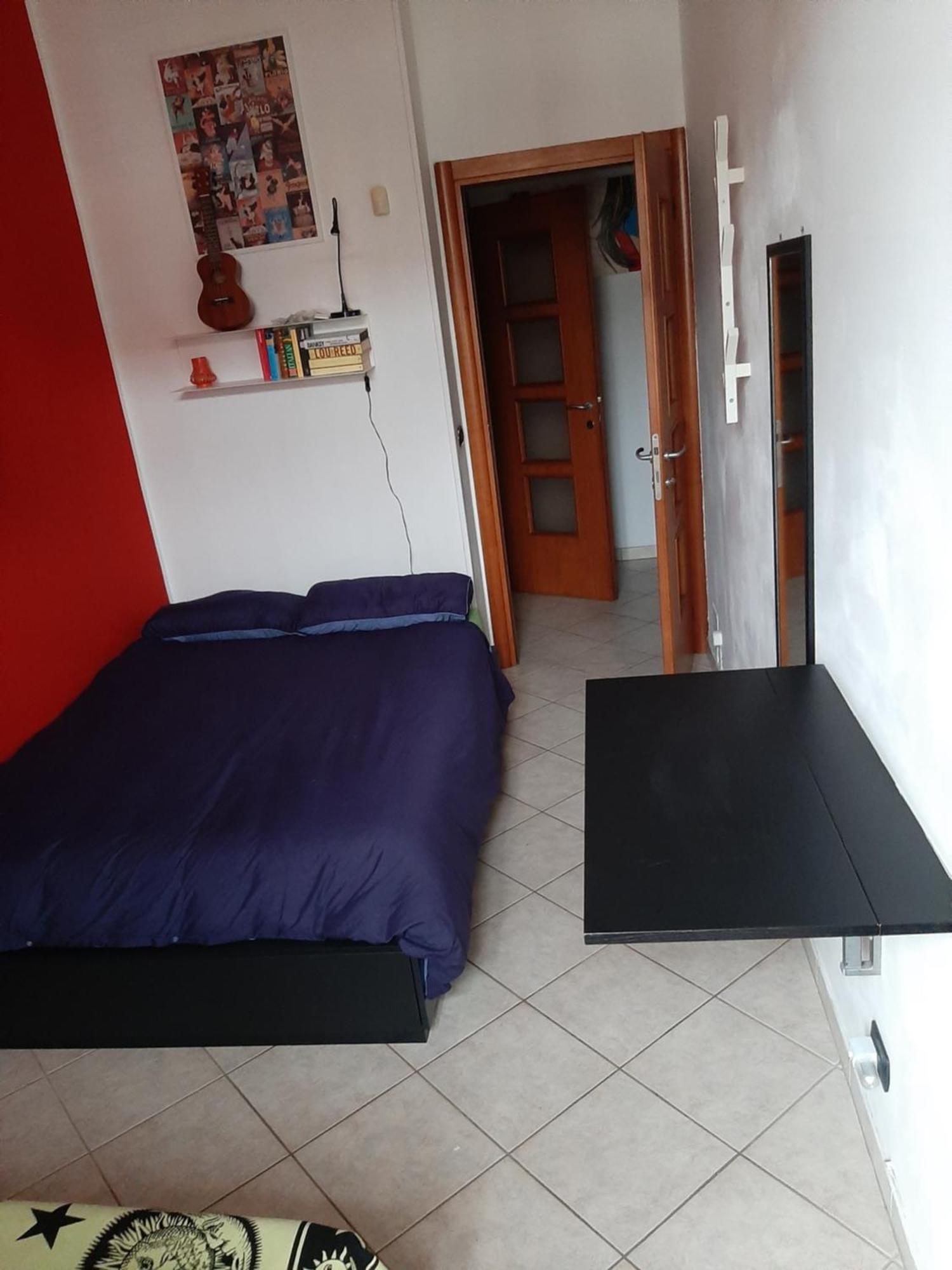 Cozy Room Stanza Close City Center In A Family House Stanza In Appartamento Condiviso Noi Viviamo In Casa Stanza In Affitto Turim Quarto foto